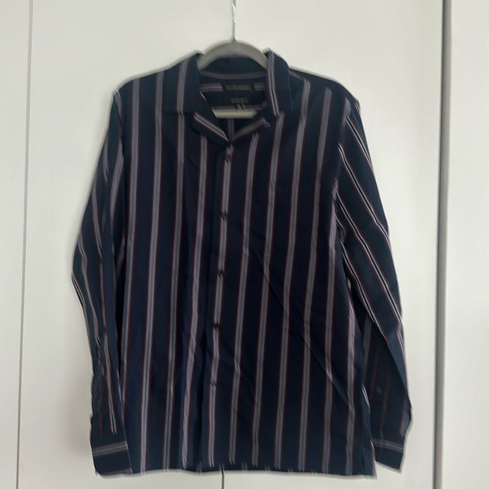 Banana Republic Untucked Slim Fit Button Up Shirt